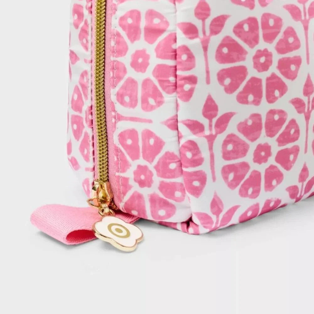 NWT Daisy Floral Toiletry Bag Pink - Roller Rabbit x Target